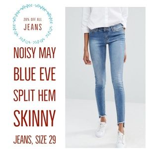 NOISY MAY SPLIT HEM SKINNY LIGHT WASH FIT JEANS